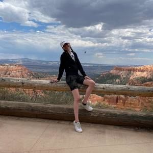 Meet your Posher, Selena